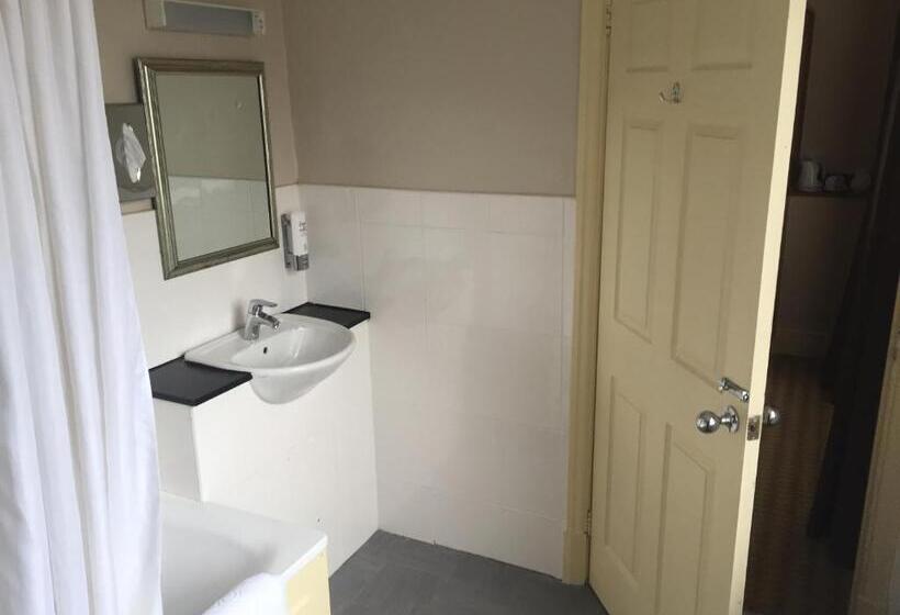 标准间, Crown & Mitre