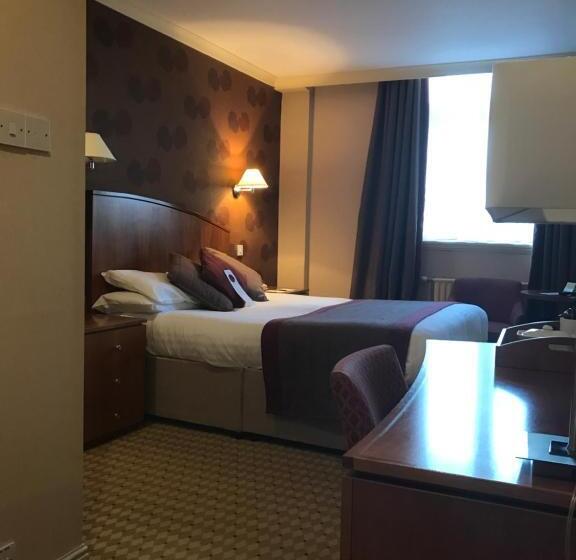 标准间, Crown & Mitre