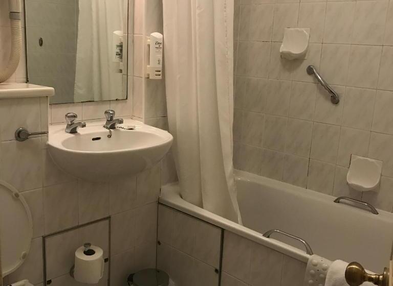 基本间, Crown & Mitre