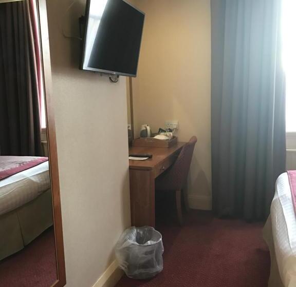 基本间, Crown & Mitre