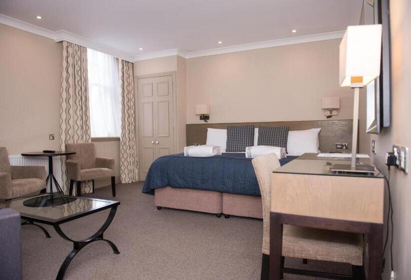 小型套房, Crown & Mitre