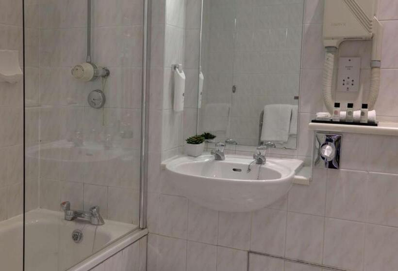 小型套房, Crown & Mitre