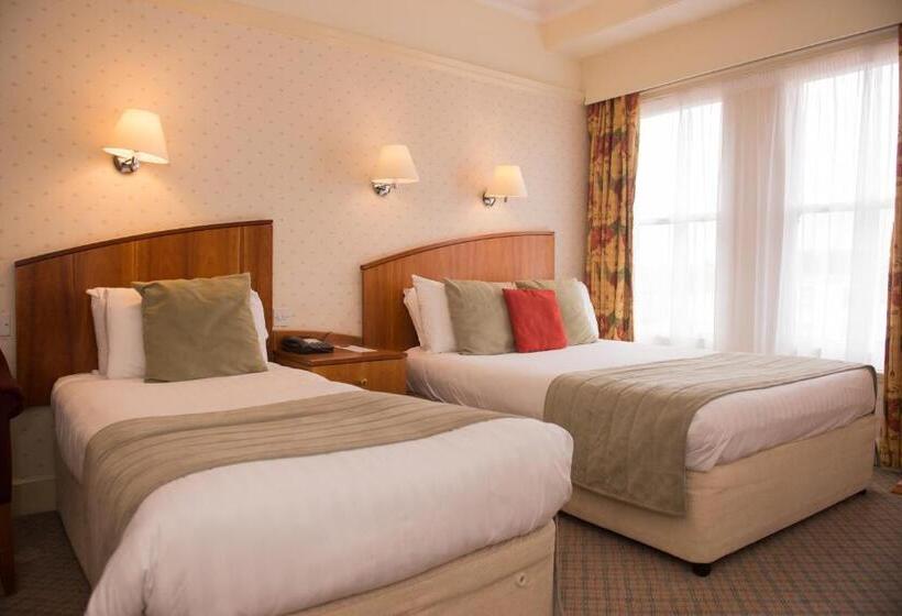 标准三人间, Crown & Mitre