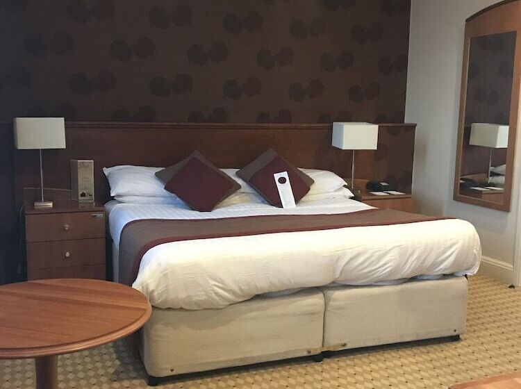 标准间, Crown & Mitre