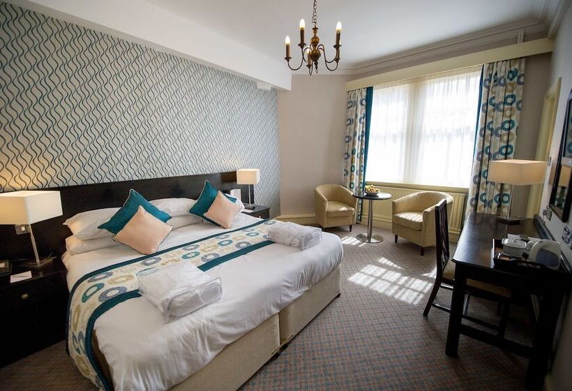 高级大房间, Crown & Mitre