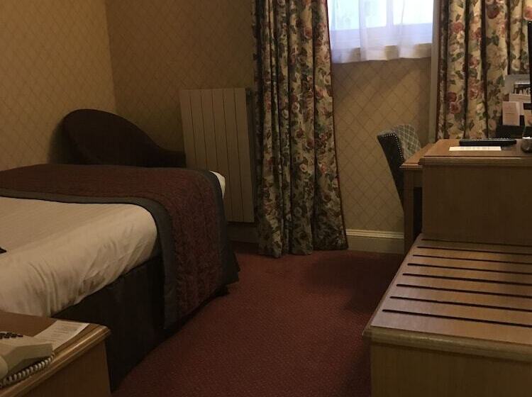 豪华单人间, Crown & Mitre