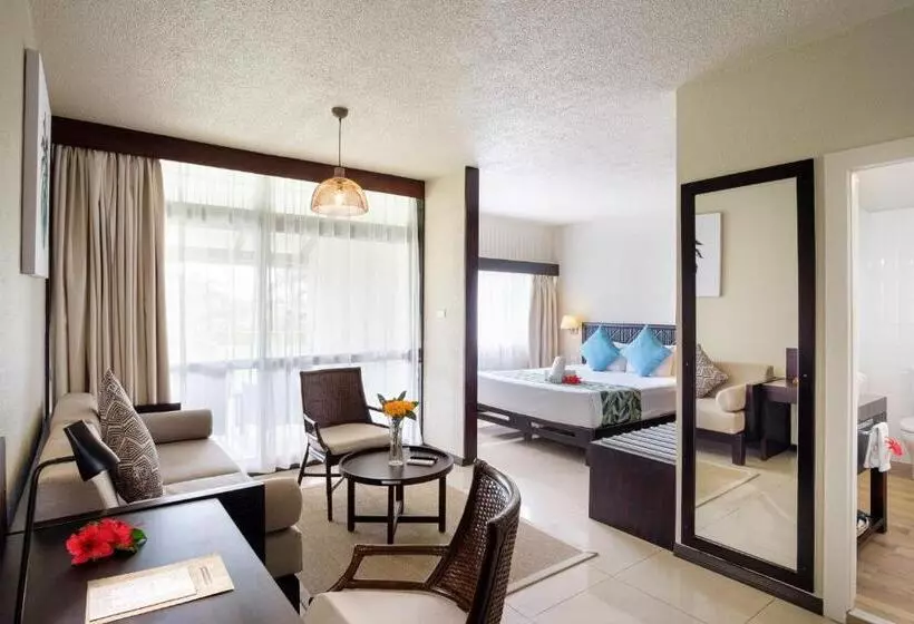 اتاق استاندارد با چشمانداز استخر, Fiji Gateway