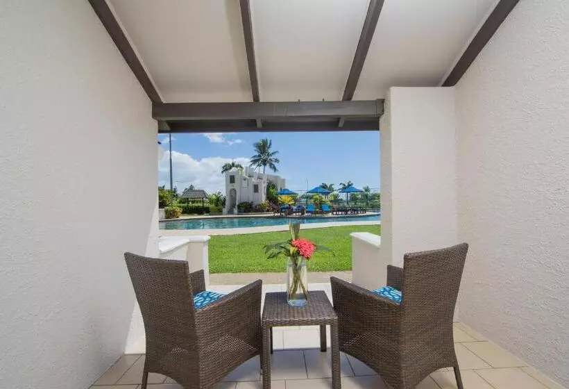 اتاق استاندارد با چشمانداز استخر, Fiji Gateway