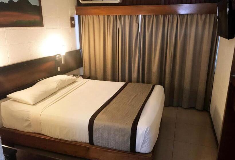 חדר בסיסי, Fiji Gateway