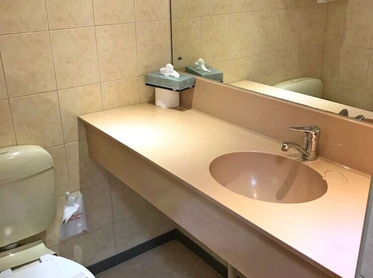 חדר בסיסי, Fiji Gateway