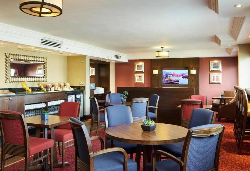 キングサイズベッドのエクゼクティブルーム, Glasgow Marriott