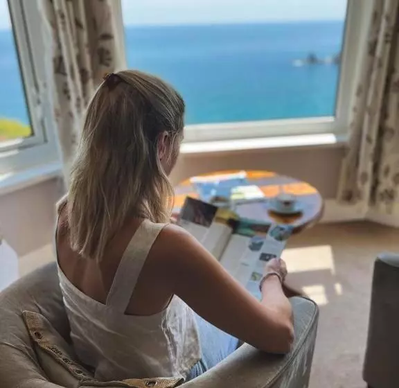 Standard Room with Views, Housel Bay