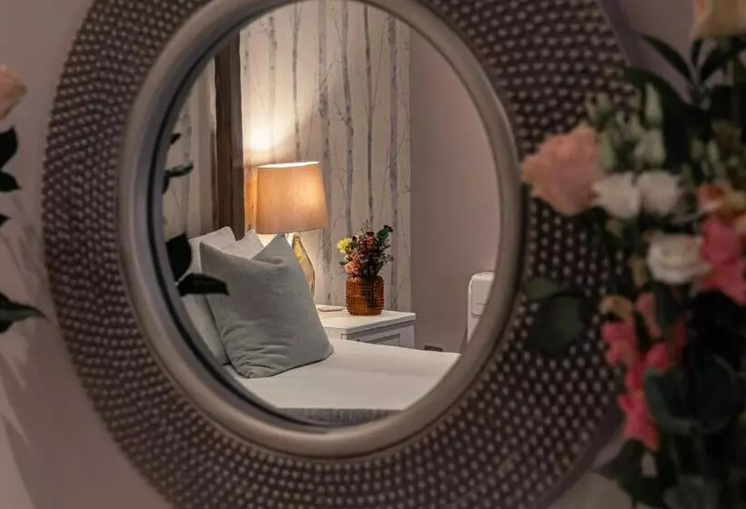 Deluxe Room with Balcony, Le Pommier