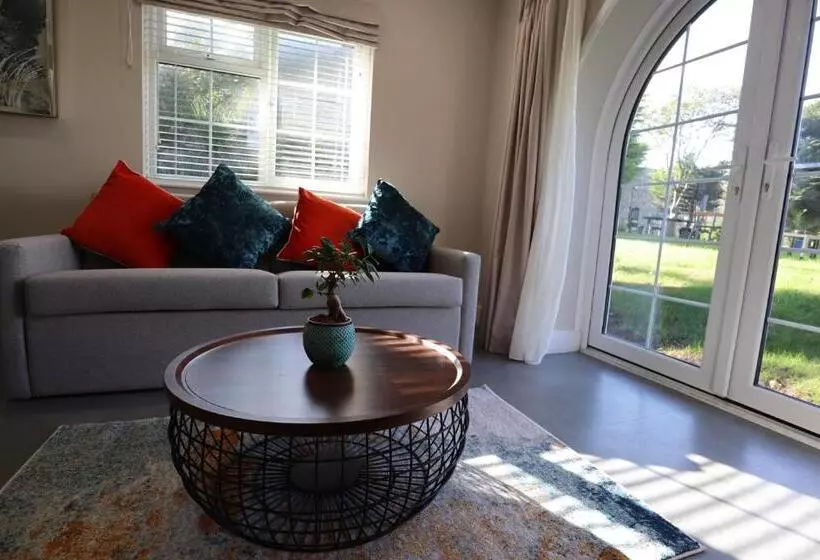 Family Room, Le Pommier