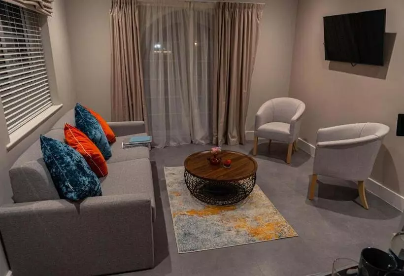 Family Room, Le Pommier