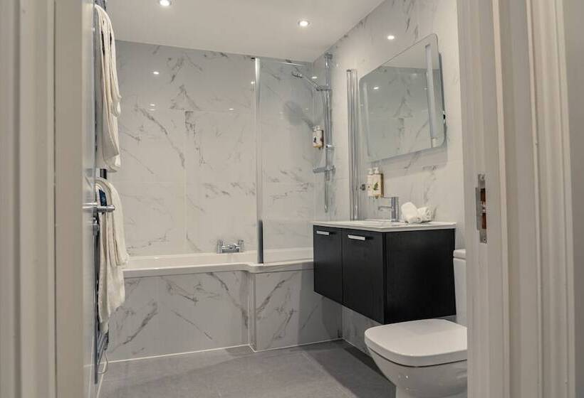 家庭间, Le Pommier