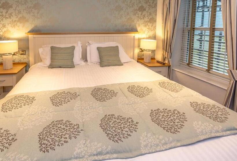 基本间, Penhelig Arms