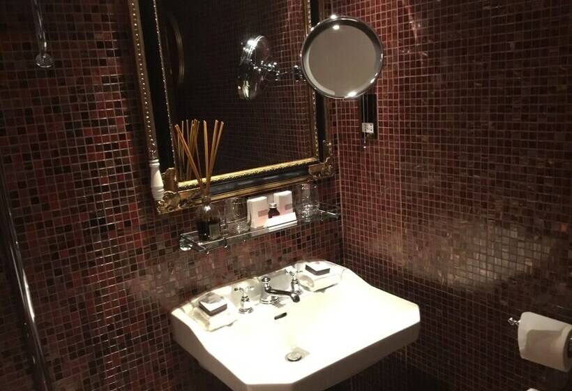 סוויטה, Prestonfield House