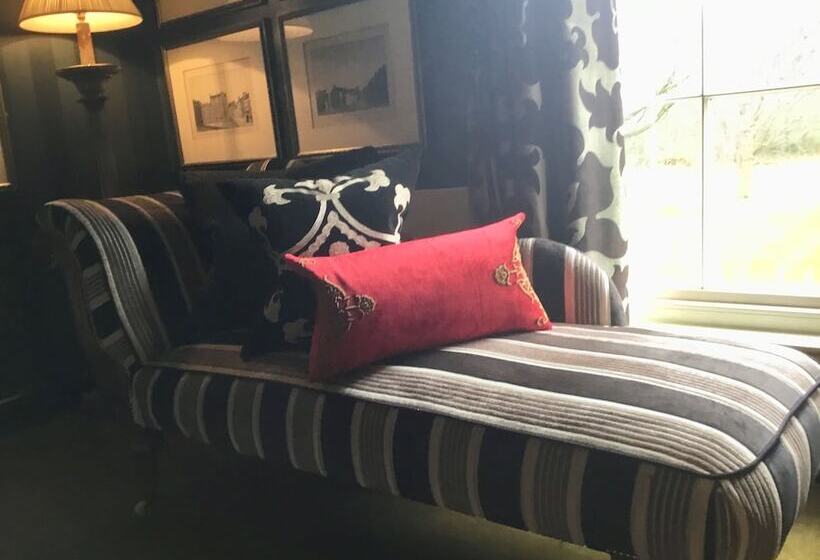 סוויטה, Prestonfield House