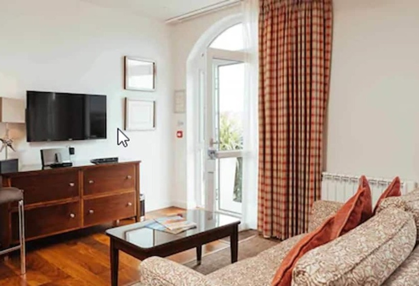 高级海景房, Somerville