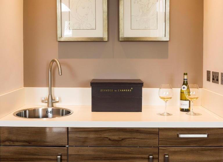 高级海景房, Somerville