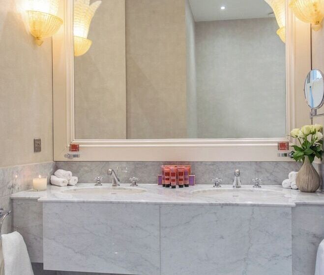 바다전망 이그제큐티브 룸, The Chatsworth