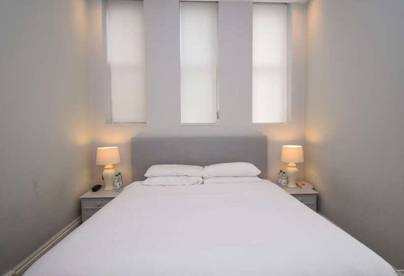 디럭스 룸, The Chatsworth