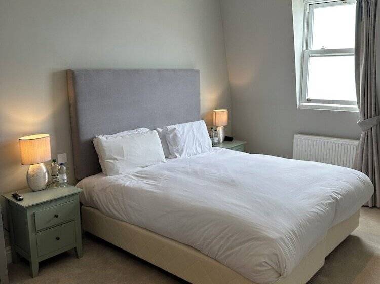 디럭스 룸 측면 바다 전망, The Chatsworth