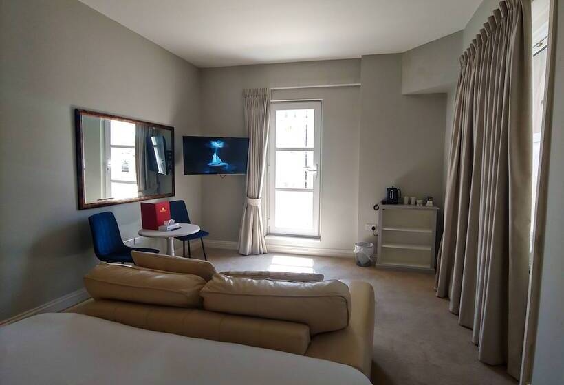 이그제큐티브 룸, The Chatsworth