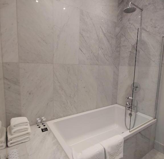 이그제큐티브 룸, The Chatsworth