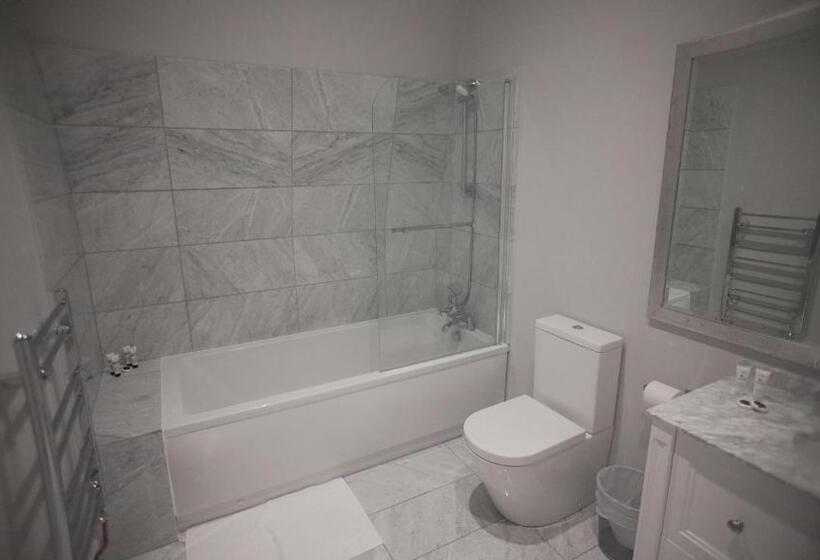 디럭스 룸 측면 바다 전망, The Chatsworth