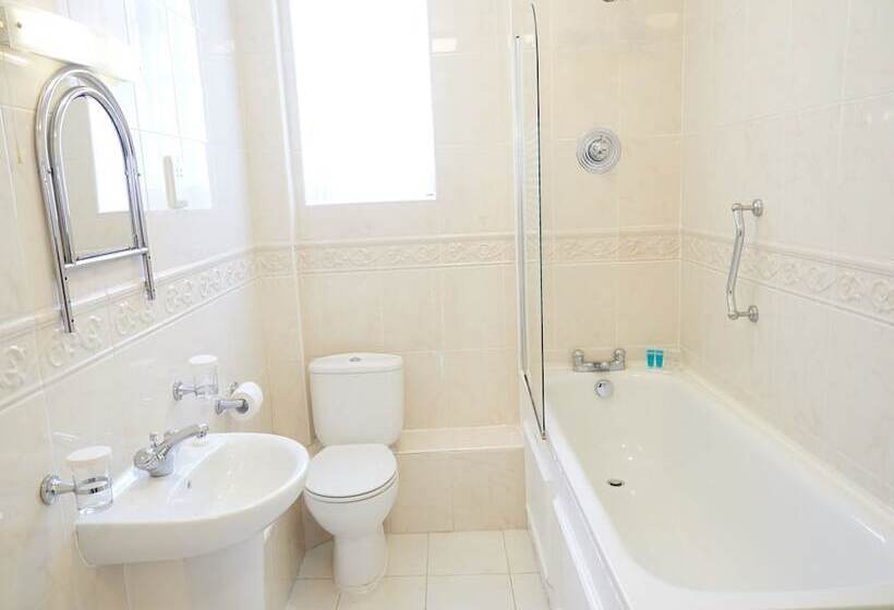 Номер Стандарт, The Diplomat