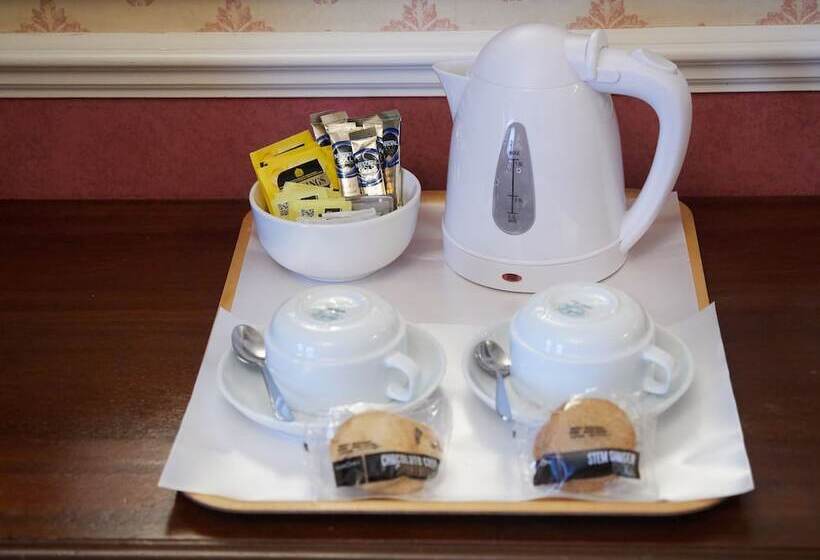 Номер Economy, The Diplomat