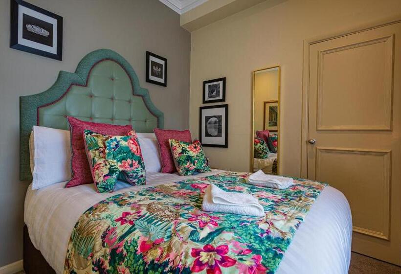 اتاق عادی, The Rutland Arms Hotel, Bakewell, Derbyshire