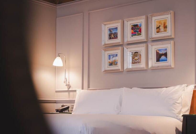 חדר פרמיום, The Caledonian Edinburgh, Curio Collection By Hilton