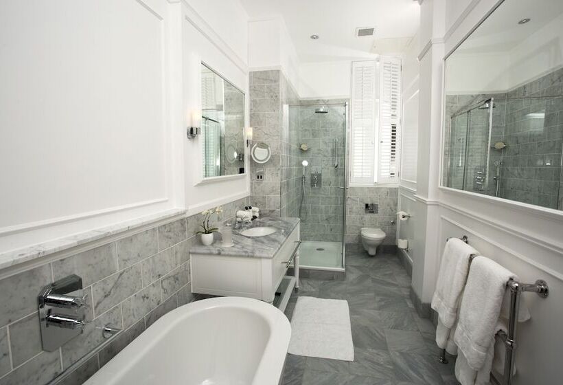 חדר פרמיום, The Caledonian Edinburgh, Curio Collection By Hilton