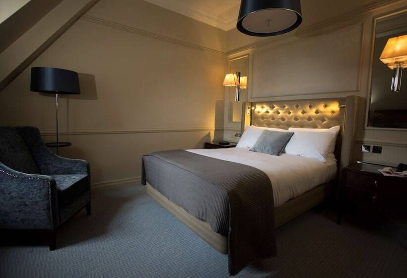 סוויטת ג'וניור םע נוף, The Caledonian Edinburgh, Curio Collection By Hilton