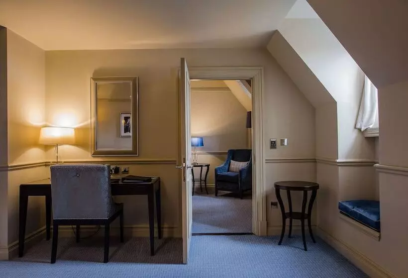 Suite Queen Bed, The Caledonian Edinburgh, Curio Collection By Hilton