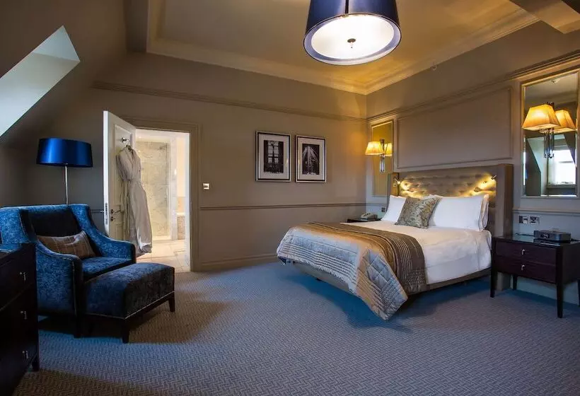 Suite Queen Bed, The Caledonian Edinburgh, Curio Collection By Hilton