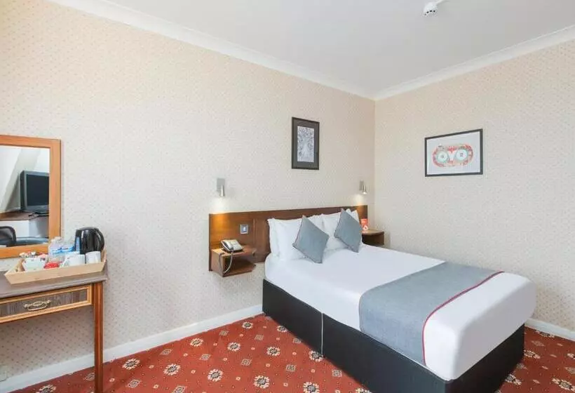 Standard Yhden Hengen Huone, Stade Court Hotel