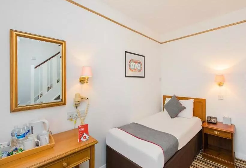Standard Yhden Hengen Huone, Stade Court Hotel