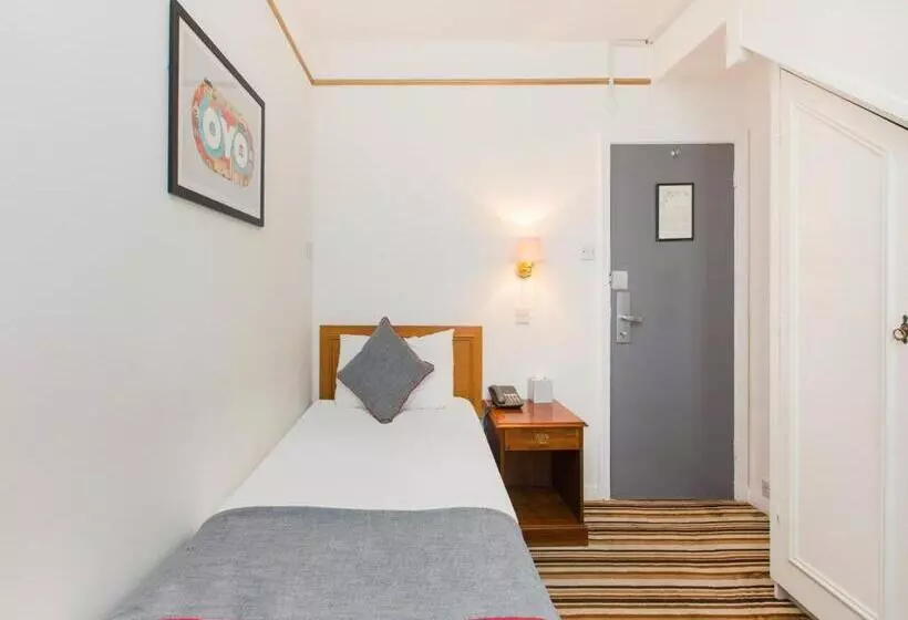 Standard Yhden Hengen Huone, Stade Court Hotel