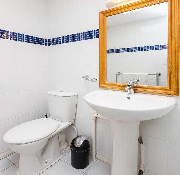 Номер Стандарт, Stade Court Hotel