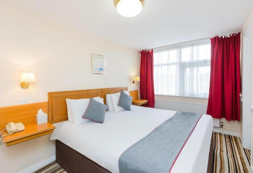 Номер Стандарт, Stade Court Hotel