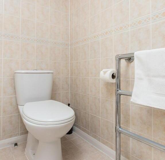 Номер Стандарт Трехместный, Stade Court Hotel