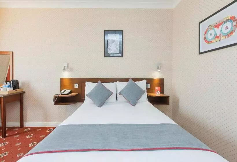 Standard Neljän Hengen Huone, Stade Court Hotel