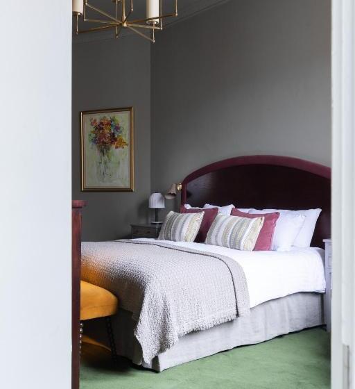 标准三人间, The White Hart Hotel Lincoln