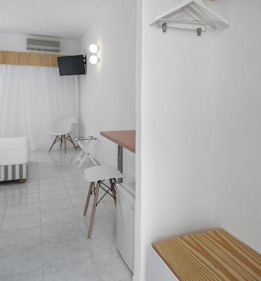 اتاق استاندارد یک نفره با چشم‌انداز دریا, Alkistis Beach Hotel   Adults Only