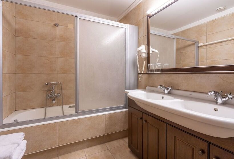 Президентский Люкс, Domotel Anemolia Mountain Resort