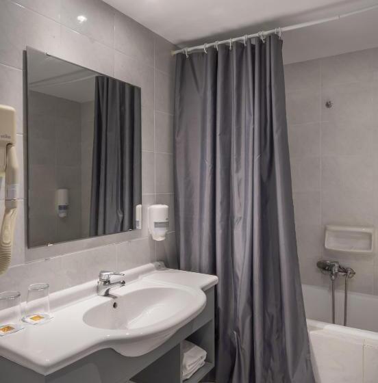 اتاق استاندارد سه تخته با چشمانداز, Domotel Anemolia Mountain Resort